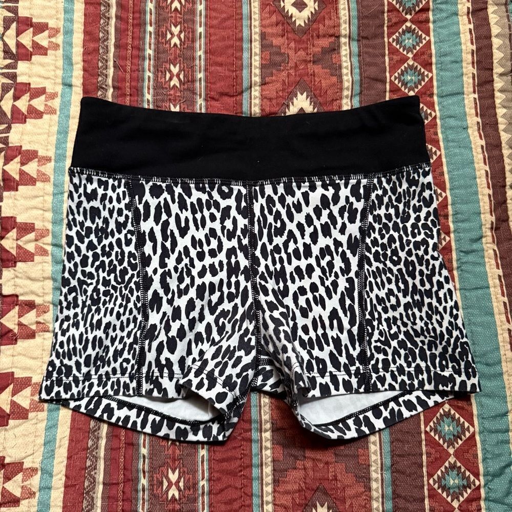 Lorna Jane Biker shorts size small Teal